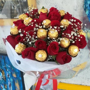 Ramos de rosas y chocolates Ferrero Ramos de rosas y chocolates Ferrero