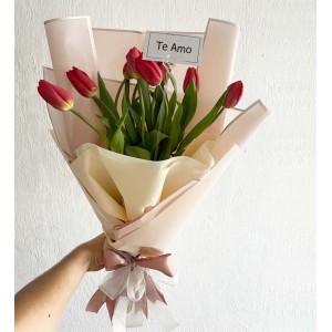 Ramo love tulipanes